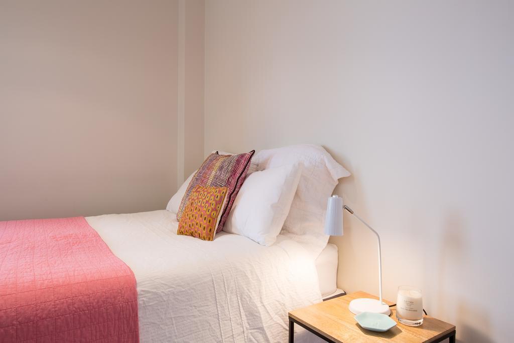 1 Exhibition Apartment Hotel Μελβούρνη Δωμάτιο φωτογραφία